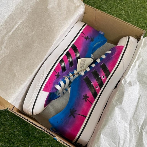 Addidas custom size 11.5 - Picture 6 of 8